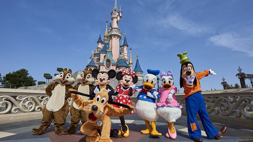 Paris Disneyland Turu AnadoluJet ile | 4 gece 5 gün Kurban Bayramı Özel